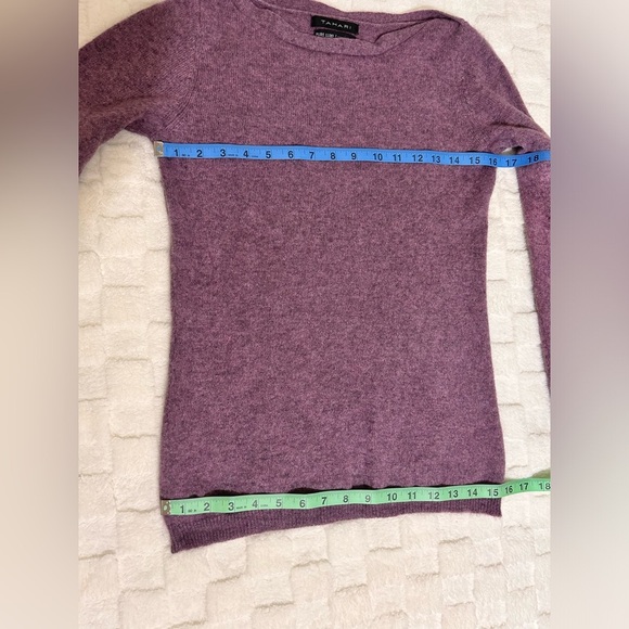 Tahari Purple Crew Neck Sweater with Elegant Texture  💯 CASHMERE - Picture 4 of 10